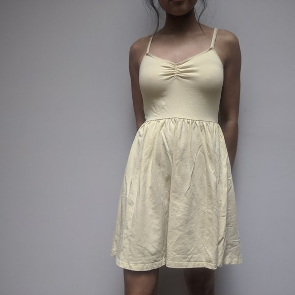 Yellow Dress - Picture 4 of 6